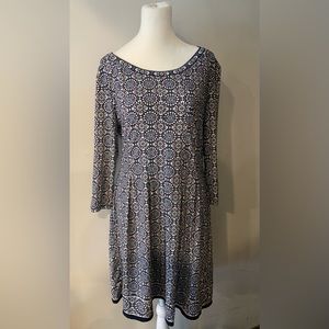Max Studio long sleeve printed dress